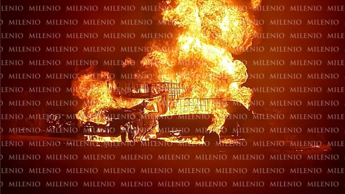 Se incendian camionetas huachicoleras en Hidalgo. (Francisco Villeda)