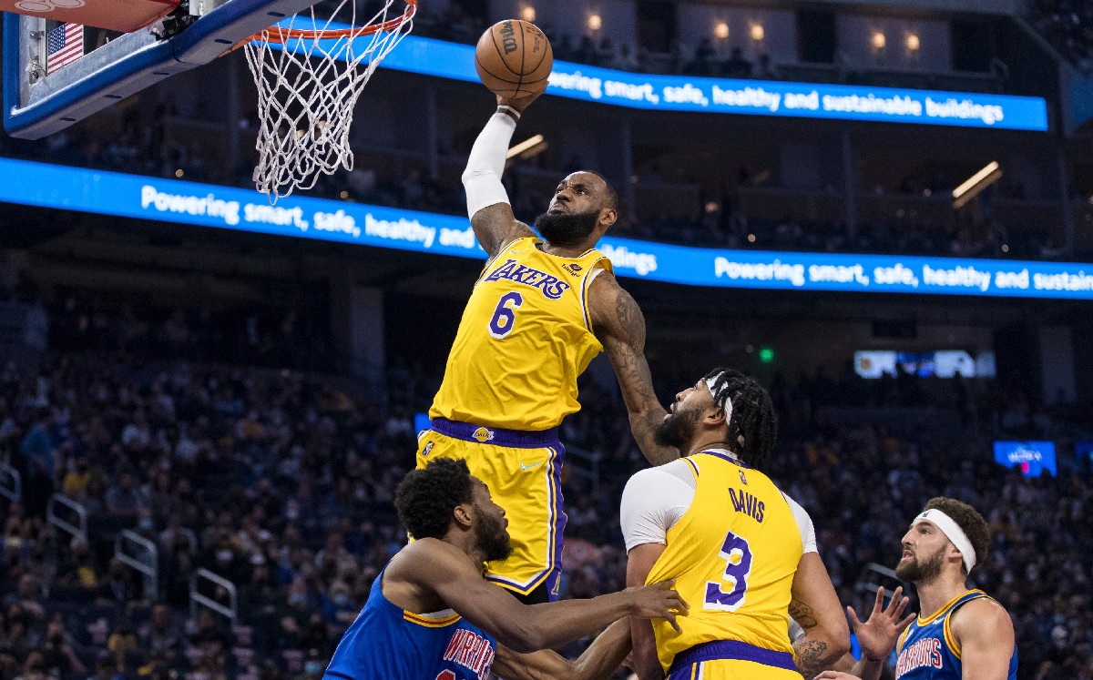 LeBron James se convierte en el máximo anotador de NBA incluyendo los playoffs (AP)