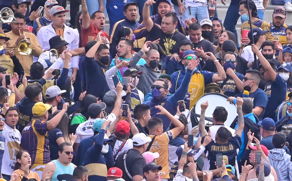Darío Verón se une a La Rebel en Ciudad Universitario para alentar a Pumas (Imago7)