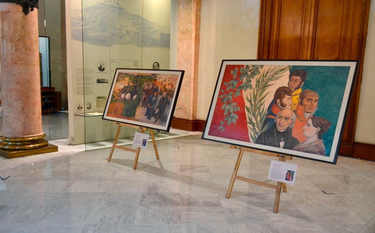 Exposición de libros de texto gratuitos en CdMx.