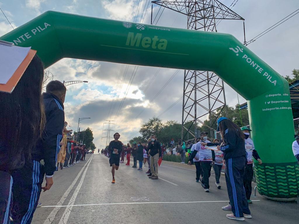 Realizan primera carrera comunitaria del amor en Iztapalapa
