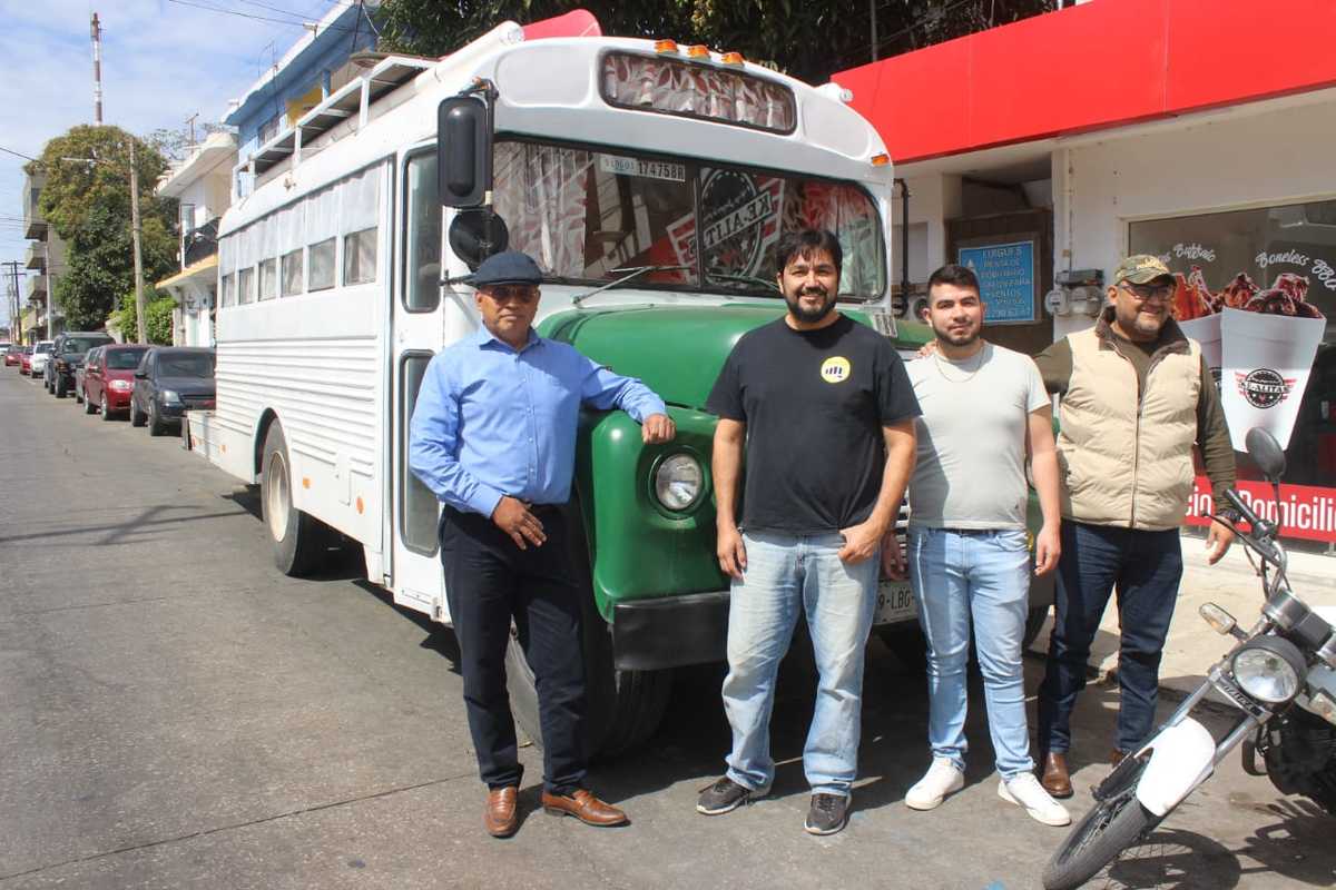 Regiomontanos recorrerán México en su autobús familiar (Foto: Sergio Sánchez)