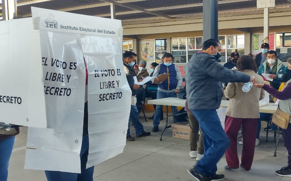 Rinden protesta los 15 ediles auxiliares de Puebla | Javi Vázquez