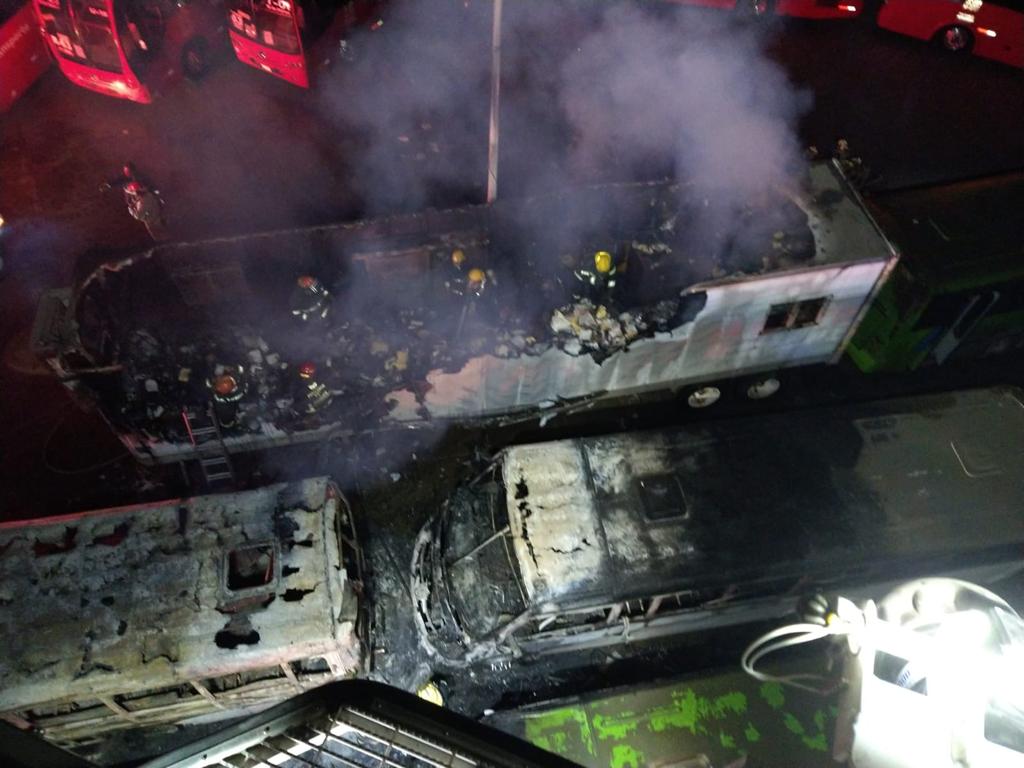 Cuatro unidades de Macrobús resultan afectadas tras incendio en instalaciones (Cortesía)