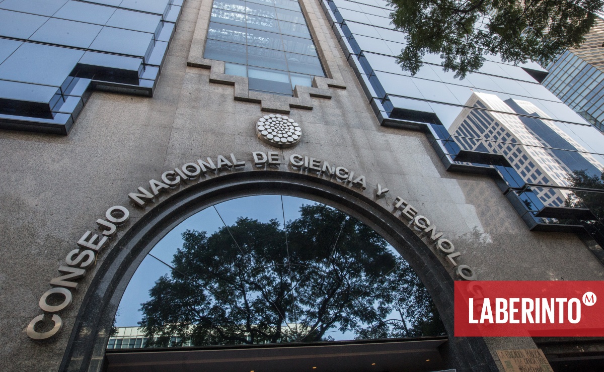 Fachada del Consejo Nacional de Ciencia y Tecnología. (Foto: Jesús Qunitanar - MILENIO)