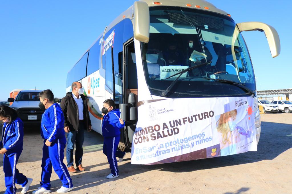 Los padres de familia agradecieron el apoyo del gobierno municipal. Foto: Especial