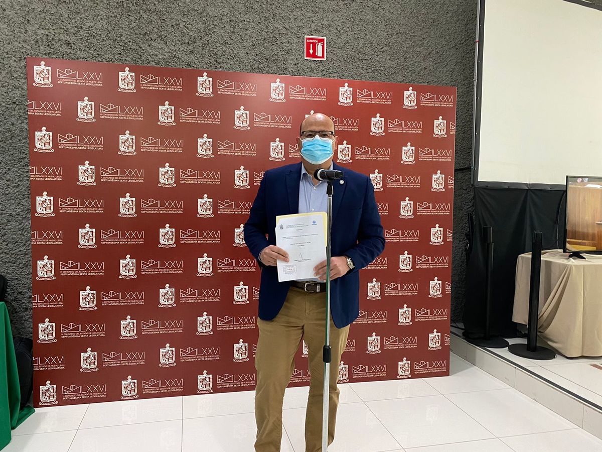 Roberto Farías, diputado local del PAN, presentó una iniciativa para que el gobierno del Estado emita las alertas ambientales al momento. Foto: Kevin 