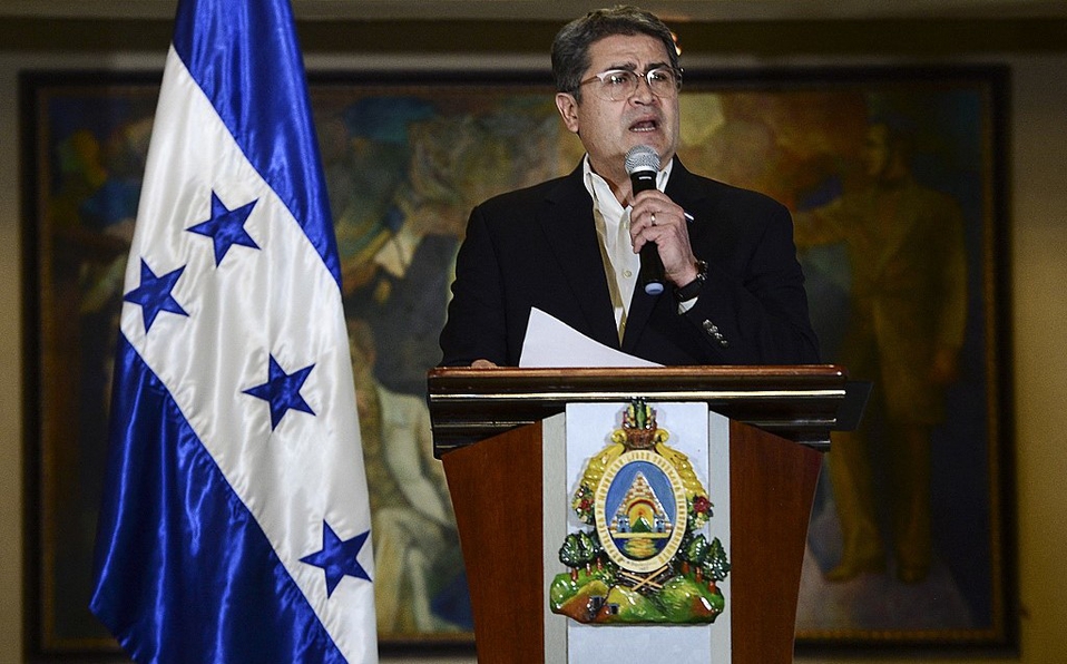 Detienen a ex presidente de Honduras