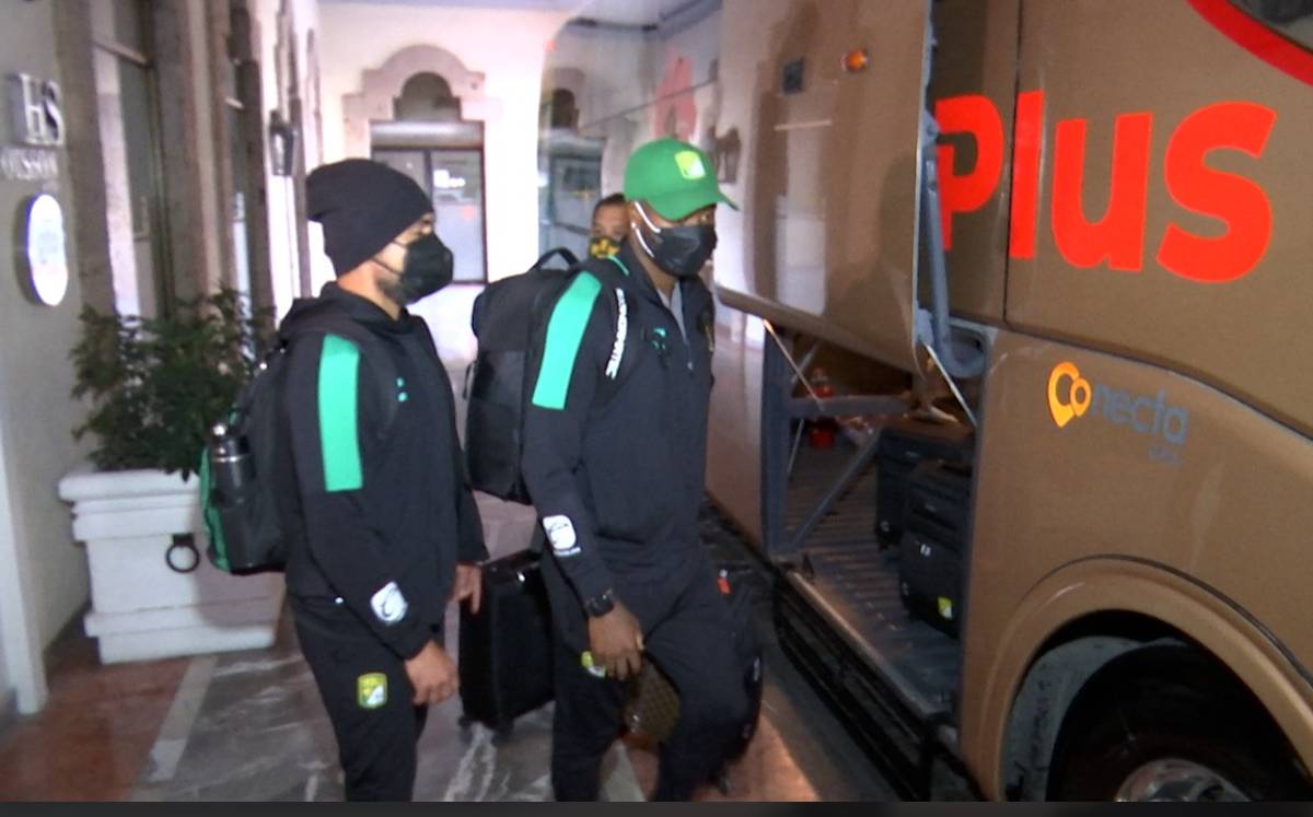 Los jugadores del Club León salieron a primera hora rumbo a Guatemala.-