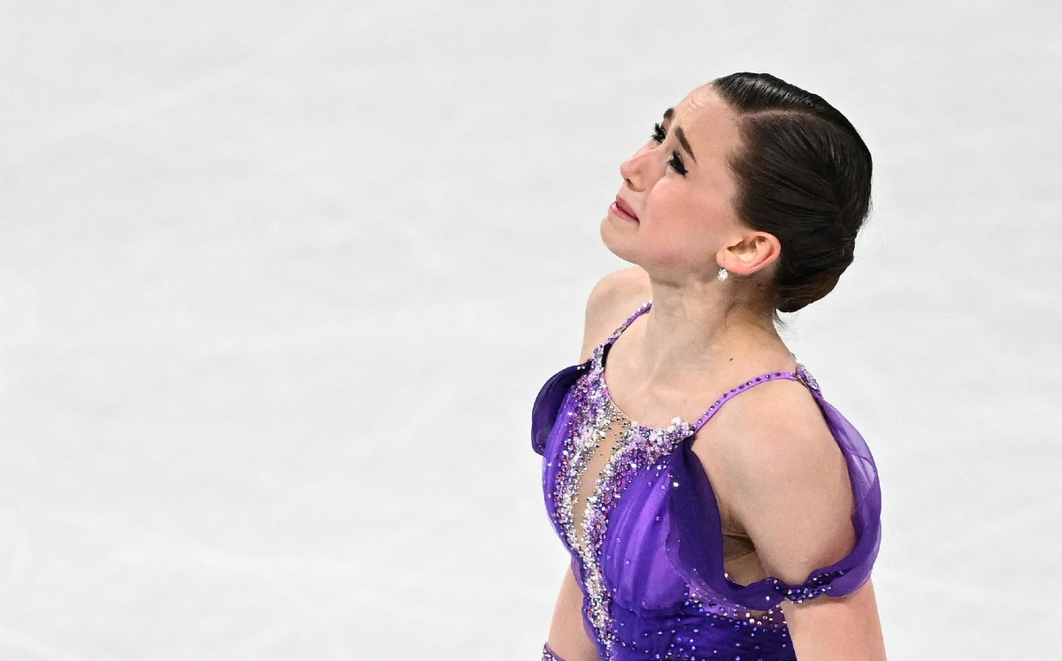 Kamila Valieva lidera el programa corto de patinaje en Beijing 2022 (AFP)