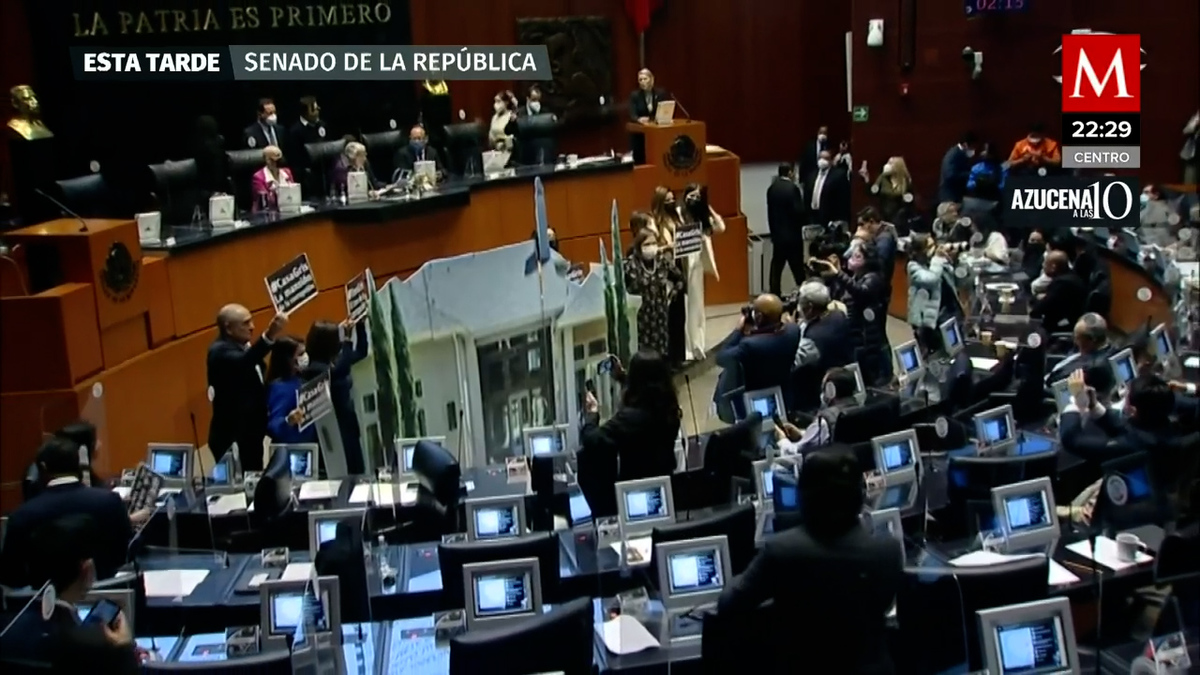 PAN toma tribuna del Senado y exige libertad de expresión
