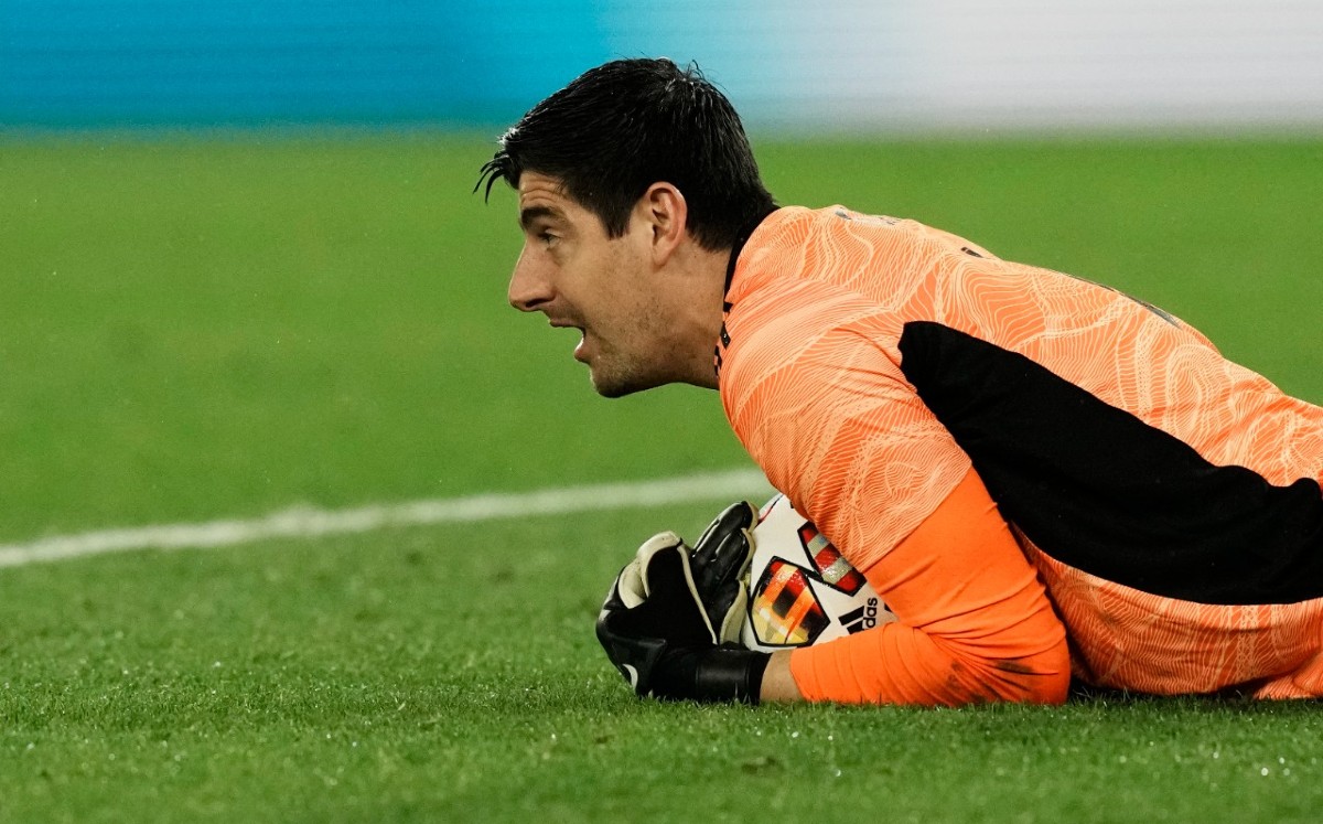 El secreto de Courtois para atajar el penal a Messi  en Champions League (AP)