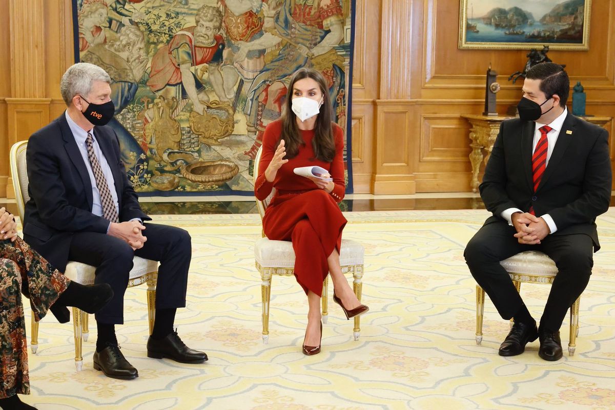 Sistema Universitario de Radio y Televisión de la Universidad de Guadalajara acude a audiencia con Reina Letizia (Especial)