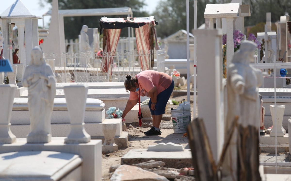 Tumbas olvidadas podrían desaparecer de cementerios en Tampico
