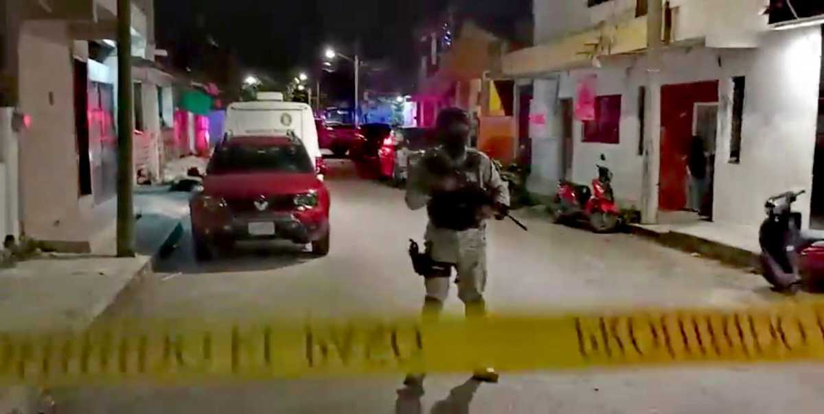 La zona fue acordonada por la policía, Semar y Guardia Nacional.