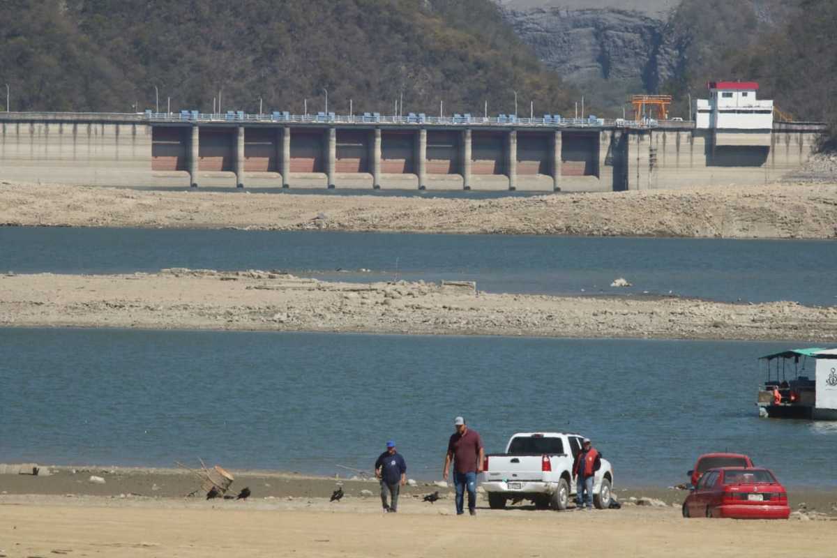 Diversas corporaciones de seguridad iniciaron la búsqueda de posibles restos humanos al interior de la presa La Boca.