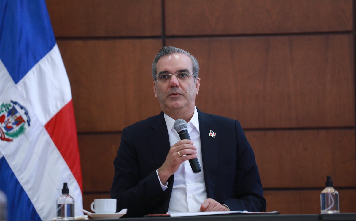 El presidente Luis Abinader manifestó que el país "merece y necesita una recuperación emocional".| Twitter