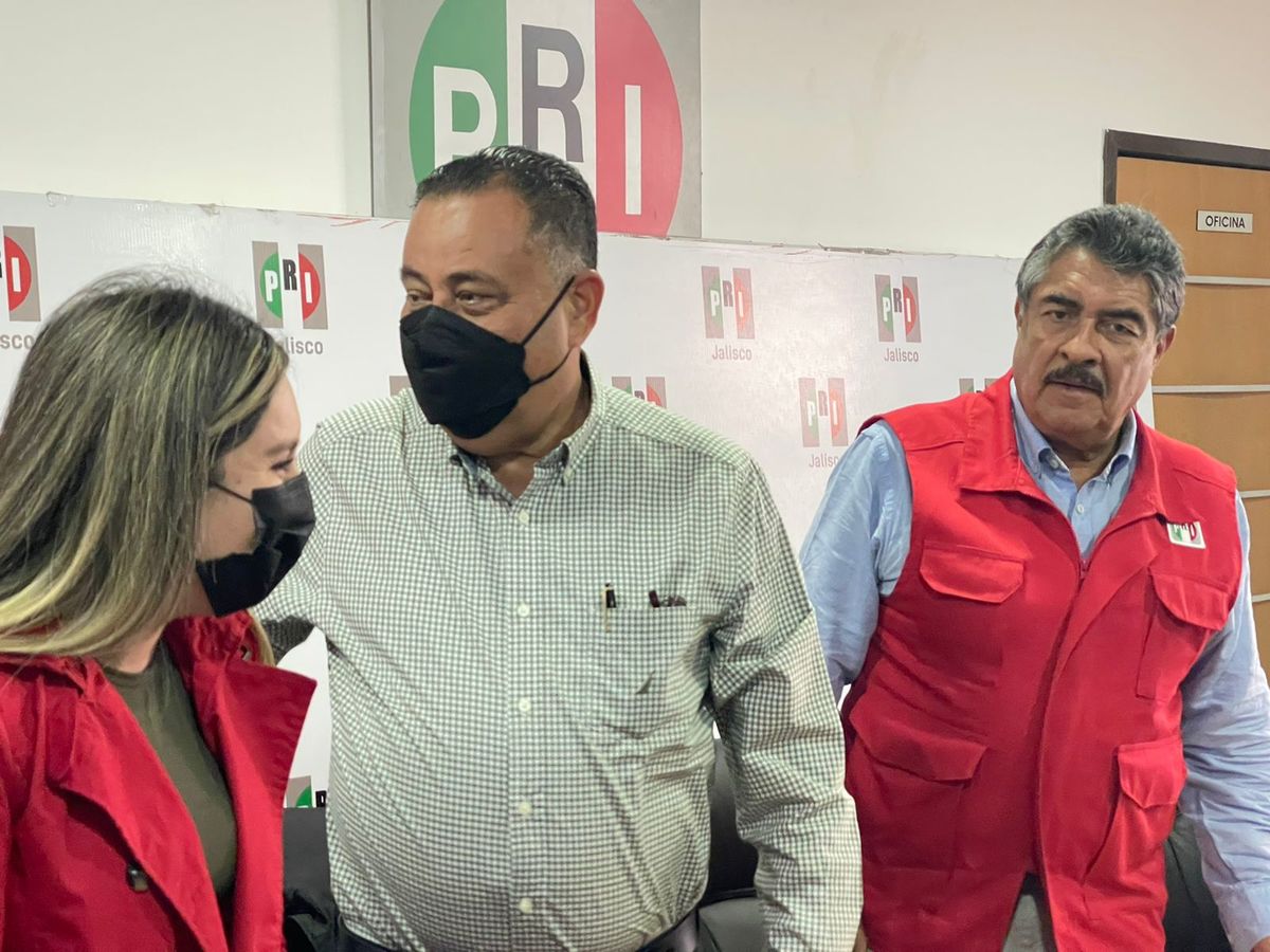 PRI Jalisco aborda pendientes de Mi Macro Periférico (Karla Victoria Rodríguez)