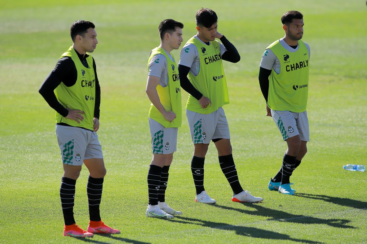 Santos Laguna presenta un caso positivo a covid-19 previo a la jornada 6 | Manuel Guadarrama