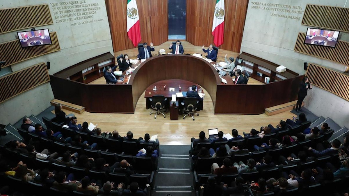 TEPJF confirma medidas cautelares del INE a AMLO