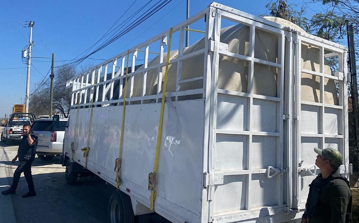 El vehículo de carga fue localizado por la FGR en el municipio de Allende, Nuevo León. | EFE