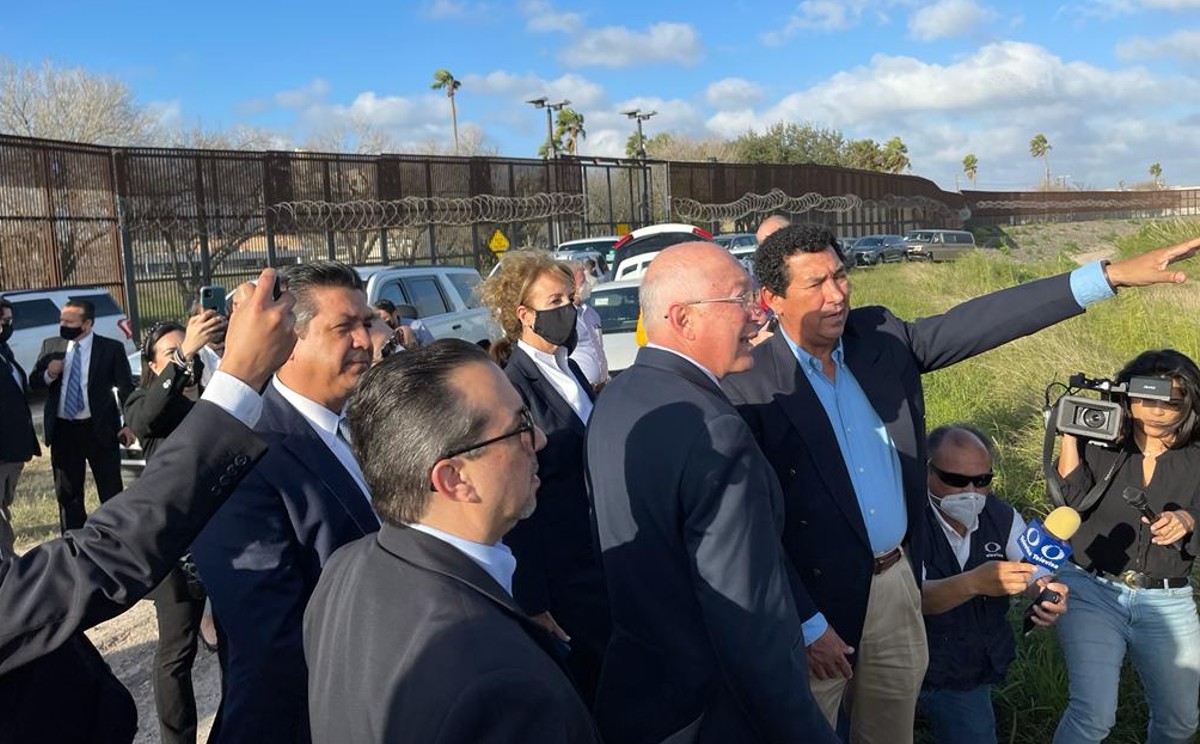 El embajador de EU y el alcalde de Matamoros supervisaron parte del proyecto.