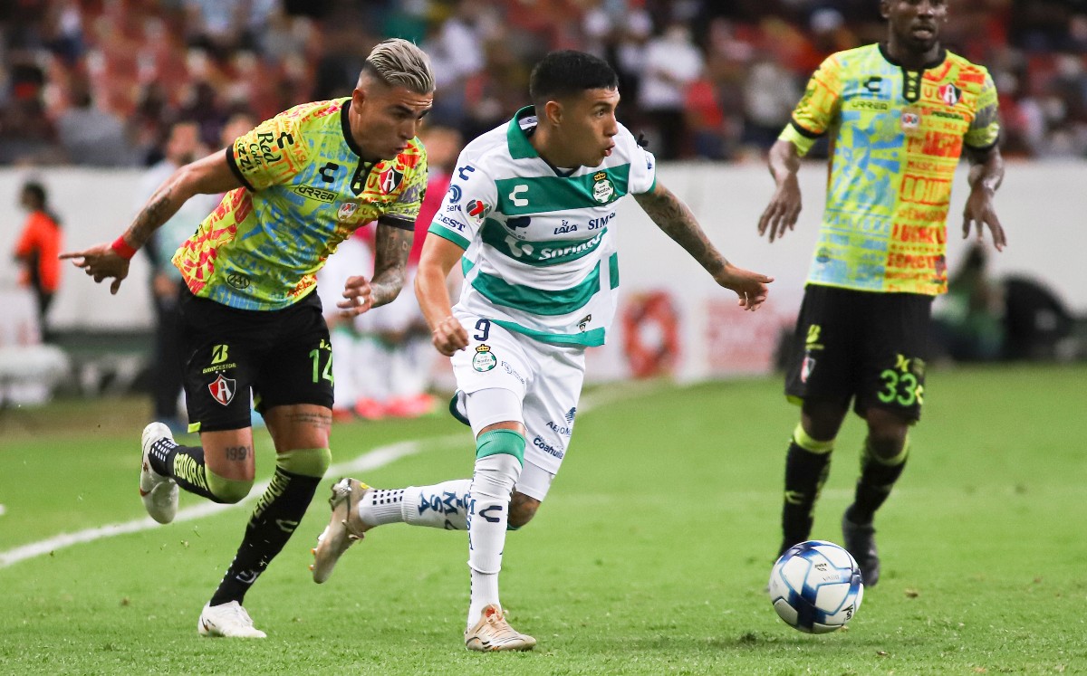 Leo Suárez levantó la mano para ser titular. (@ClubSantos)