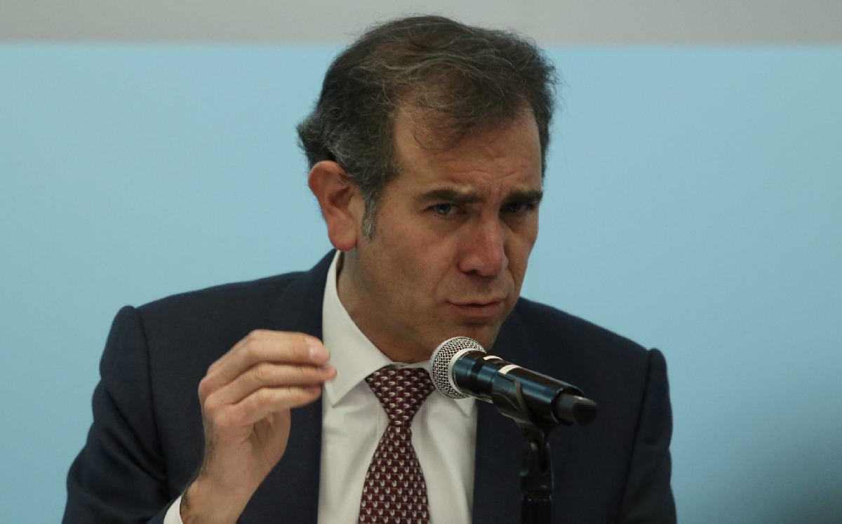 Lorenzo Córdova, consejero presidente del INE, durante una mesa de trabajo. | Cuartoscuro