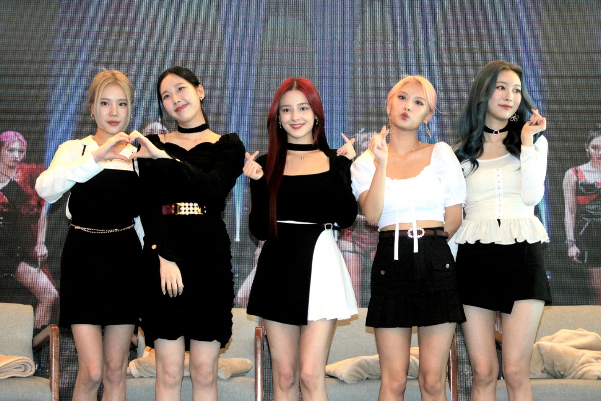 Momoland se encuentran promocionando el sencillo Yummy Yummy Love | Especial