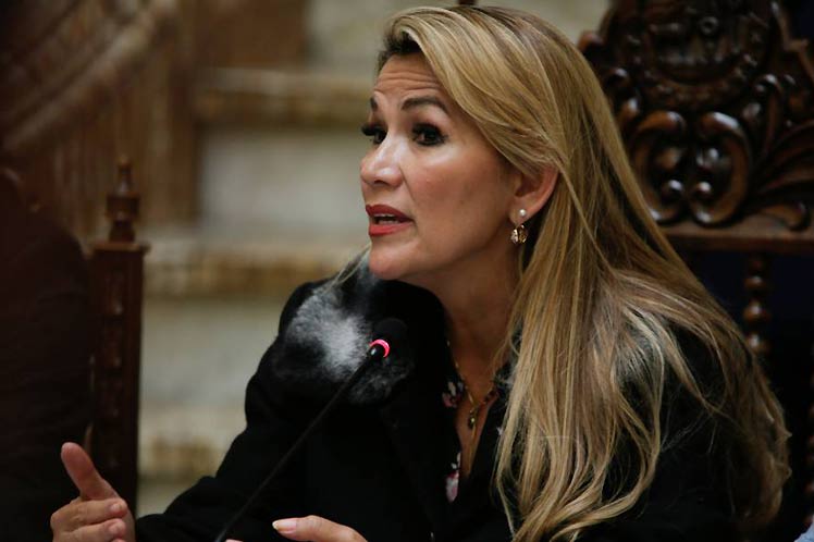 El ex presidente Carlos Mesa le pidió a que dejara la huelga de hambre (AFP)