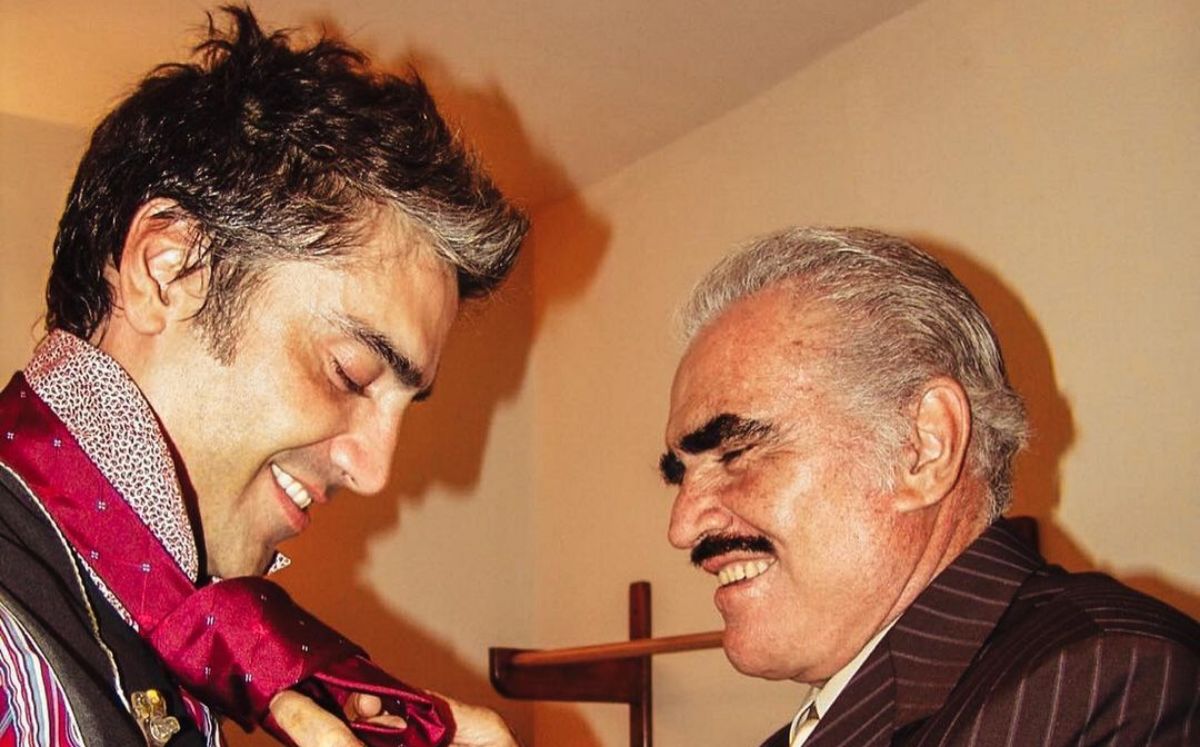 La tierna historia de 'El Potrillo' con Vicente Fernández (Instagram).