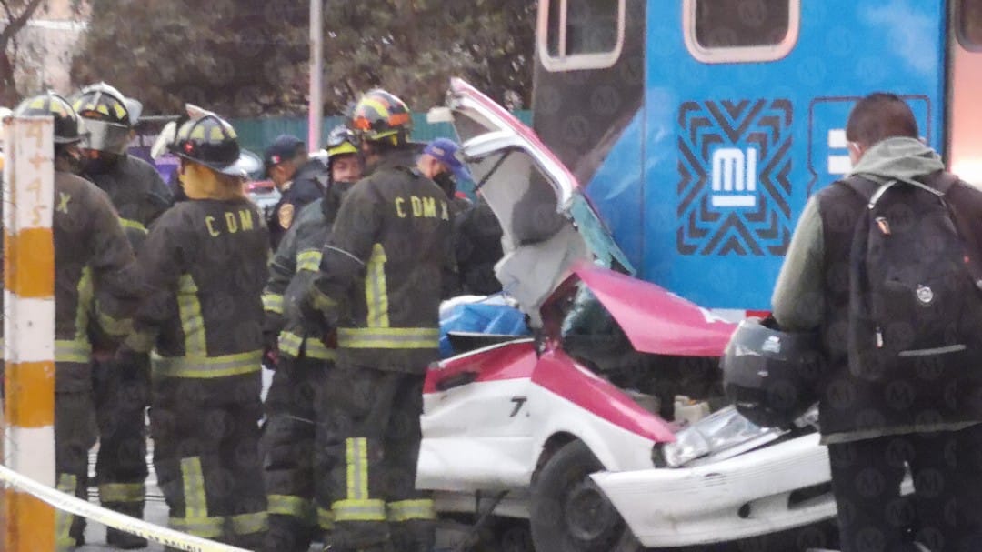Accidente automovilístico en Calzada de Tlalpan. (Jorge Becerril)