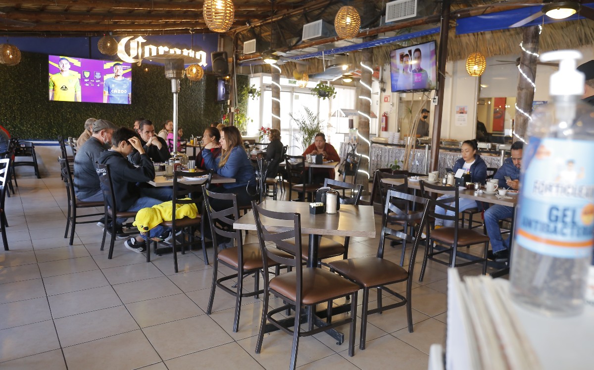Creciente oferta laboral en la industria restaurantera. (Mauricio Román)