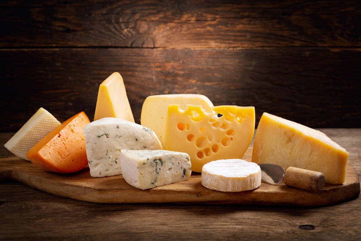 El queso es un alimento que puede aportarnos varios nutrientes | Especial