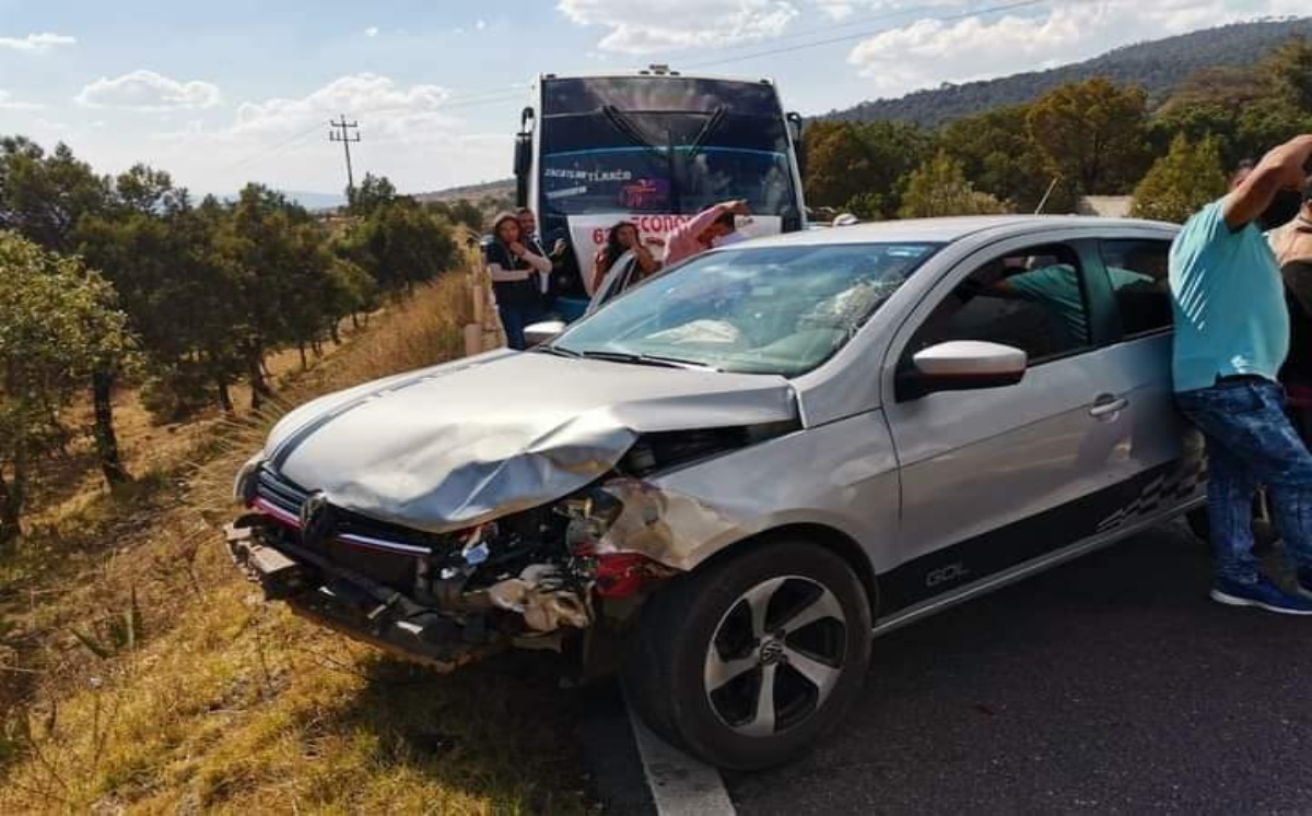 Aparatoso choque deja un muerto y varios lesionados en carretera poblana | Especial