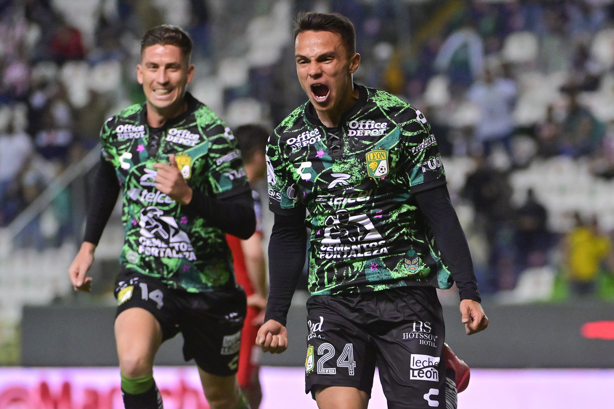 Con gol de último minuto, León vence a Chivas (Imago7)