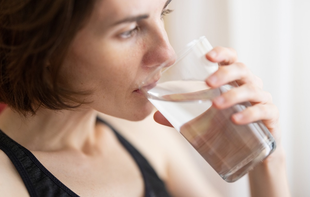 ¿Cuáles son los beneficios de tomar agua por las mañanas? | UNSPLASH