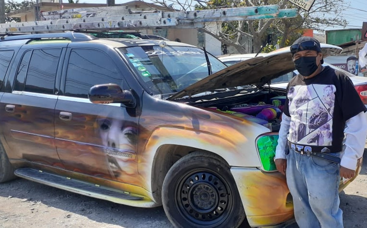 El pintor norveracruzano, Víctor Aguilera Acosta.