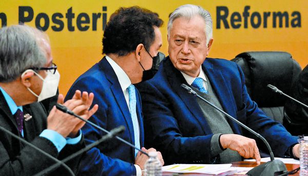 La propuesta de la iniciativa privada también incluye puntos para fortalecer a la CFE, que dirige Manuel Bartlett. CUARTOSCURO