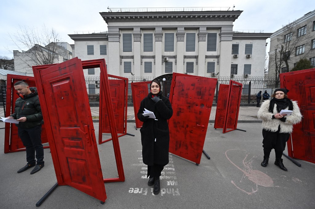 Activistas de Ucrania se manifestaron en la embajada de Rusia. (Archivo AFP)