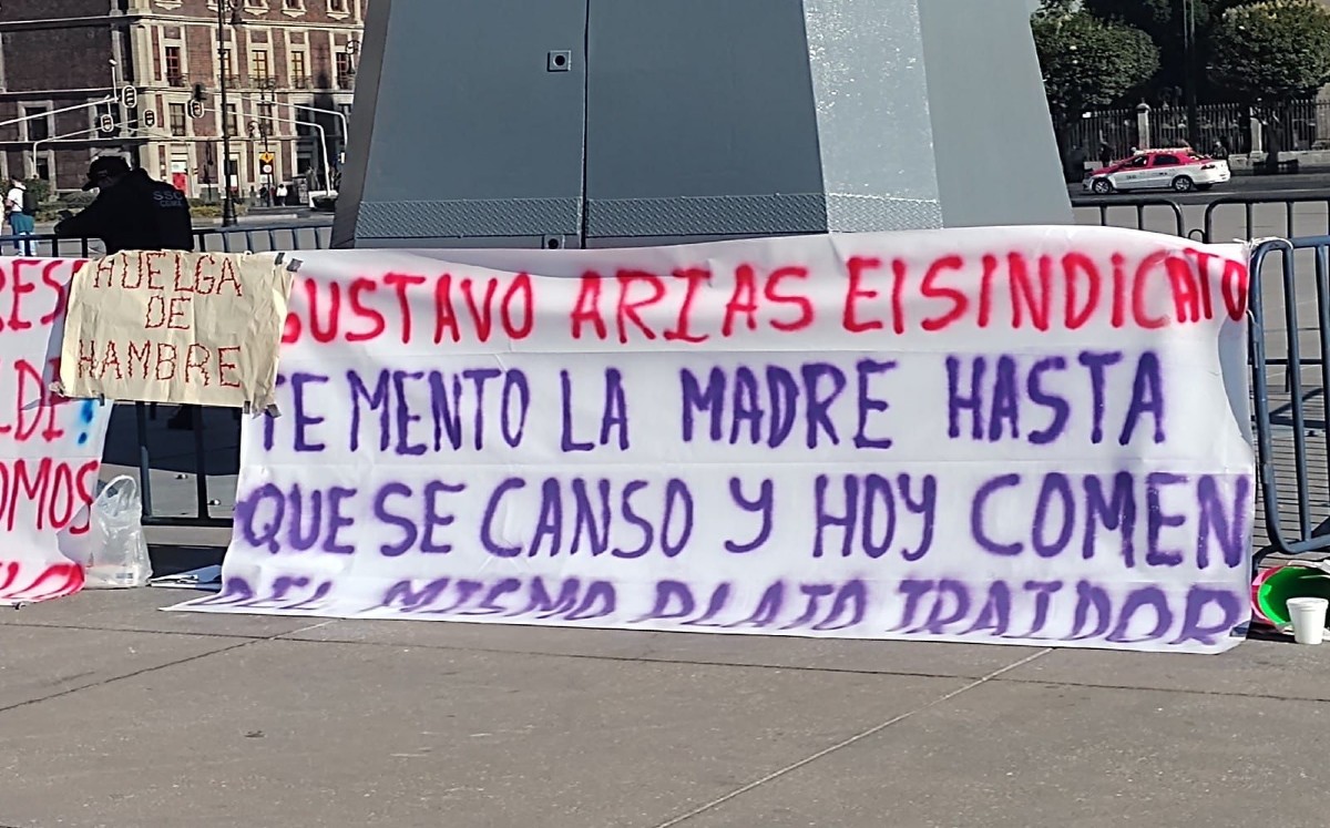 Protestan trabajadores de limpieza. (César Velázquez)