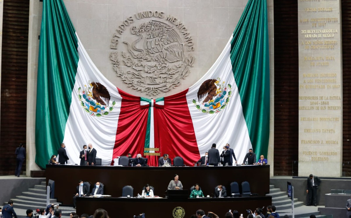 Reyna Ascencio aseguró que los intereses extranjeros se confabulan en ocasiones con grupos conservadores. | Araceli López