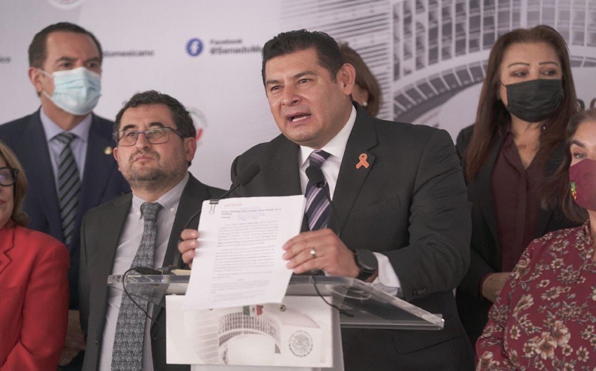 Alejandro Armenta senador de Morena.