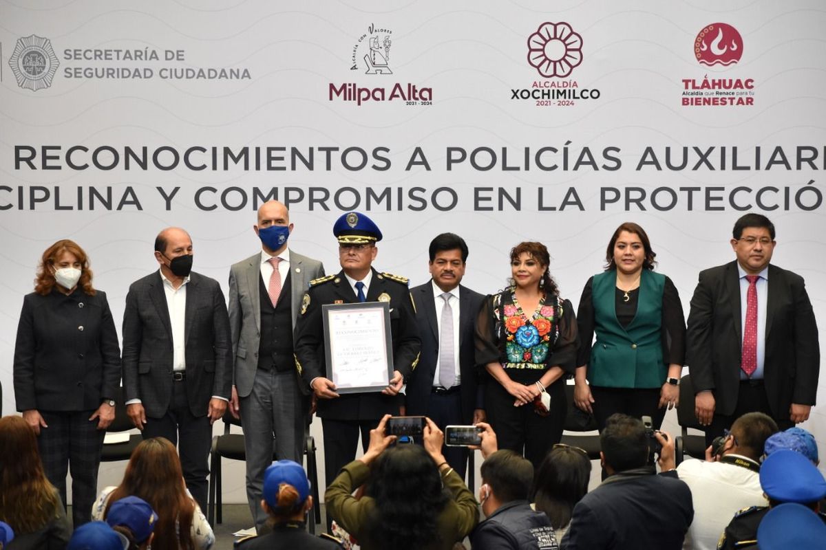 Entregaron los reconocimientos a los policías | Especial