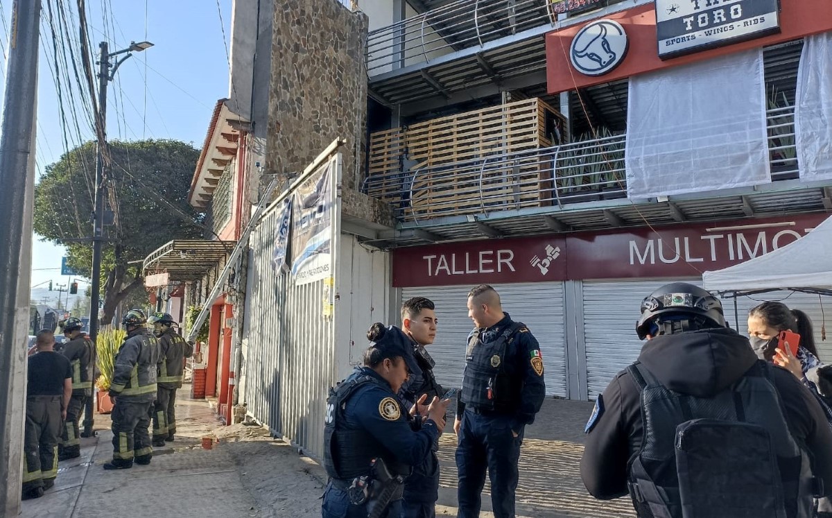 El incendio ocurrió dentro de un restaurante en Xochimilco. | Enrique Luna