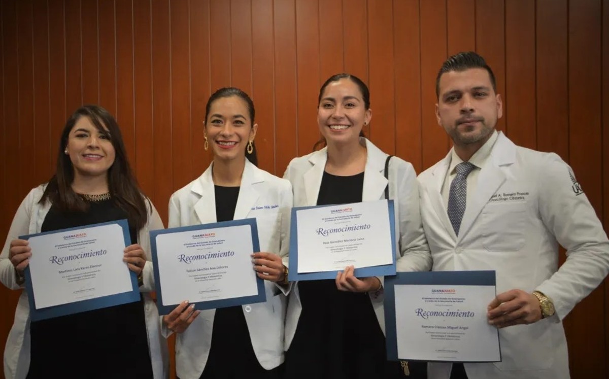 Nueva generación de médicos en Guanajuato / Foto: Especial