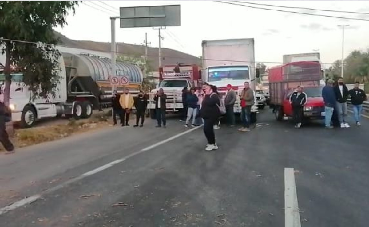 El acceso a Guadalajara por la carretera a Morelia estuvo cerrado por alrededor de dos horas en Tlajomulco (Juan Carlos Munguía)