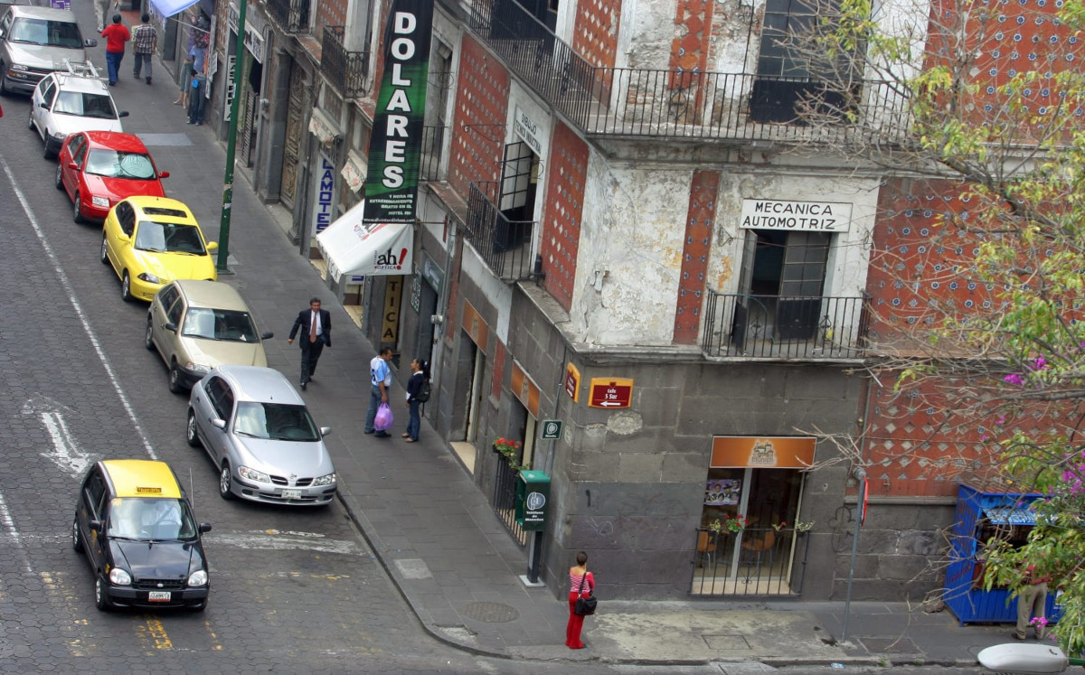 Aspectos de una calle del Centro Histórico de Puebla | Andrés Lobato