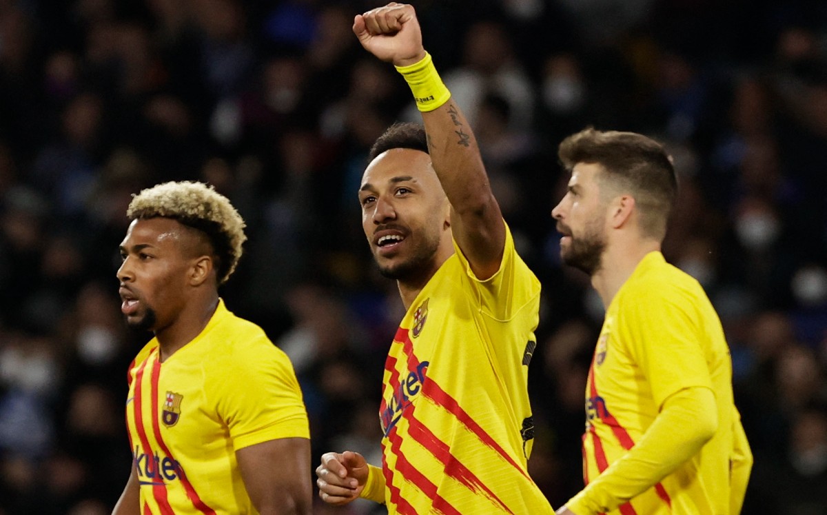 Barcelona golea a domicilio al Napoli y avanza a octavos de Europa League (Reuters)