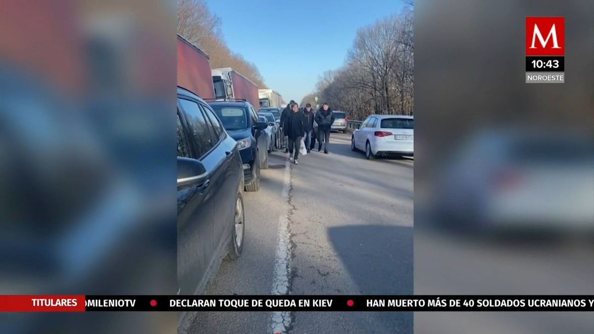 Ciudadanos intentan abandonar zonas de conflicto en Ucrania